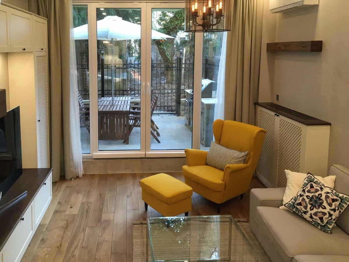 A Luxury Apartment With Patio And Bbq ソフィア エクステリア 写真