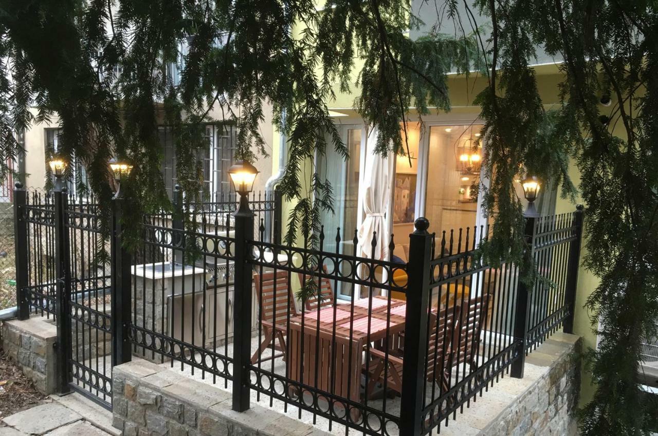 A Luxury Apartment With Patio And Bbq ソフィア エクステリア 写真
